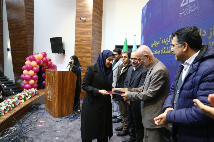 کسب جایزه رویداد دوسالانه بنیان‌گذار دانشگاه
