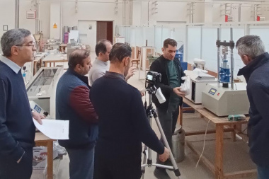 تجهیز و راه اندازی آزمایشگاه روسازی راه دانشکده مهندسی عمران