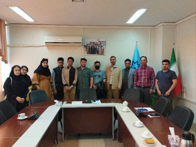 نشست صمیمی ریاست آموزش های الکترونیکی همراه با کارشناسان