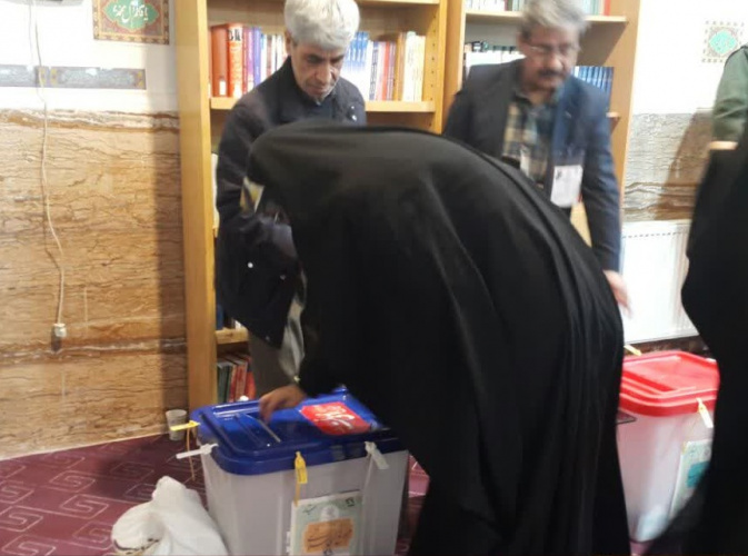 حضور دانشجویان دانشگاه صنعتی سهند پای صندوق های رای