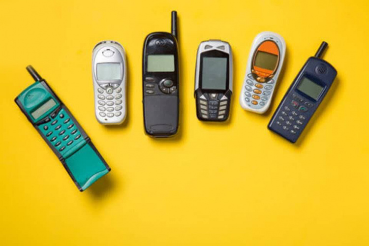 استفاده محدود و ایمن از موبایل ساده یا غیر هوشمند در مواقع ضروری