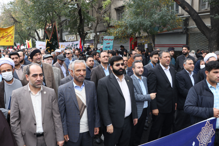 حضور پرشور و گسترده دانشگاهیان دانشگاه‌های صنعتی سهند و هنر اسلامی تبریز در راهپیمایی ۱۳ آبان