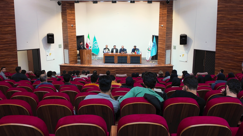 نشست صمیمی رئیس دانشگاه با دانشجویان