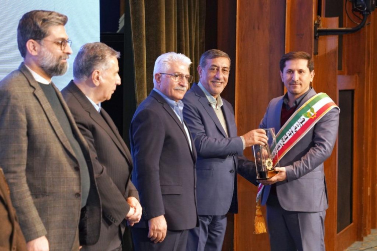 انتخاب عضو هیات علمی دانشگاه صنعتی سهند به عنوان مدیر نمونه جوان کشور