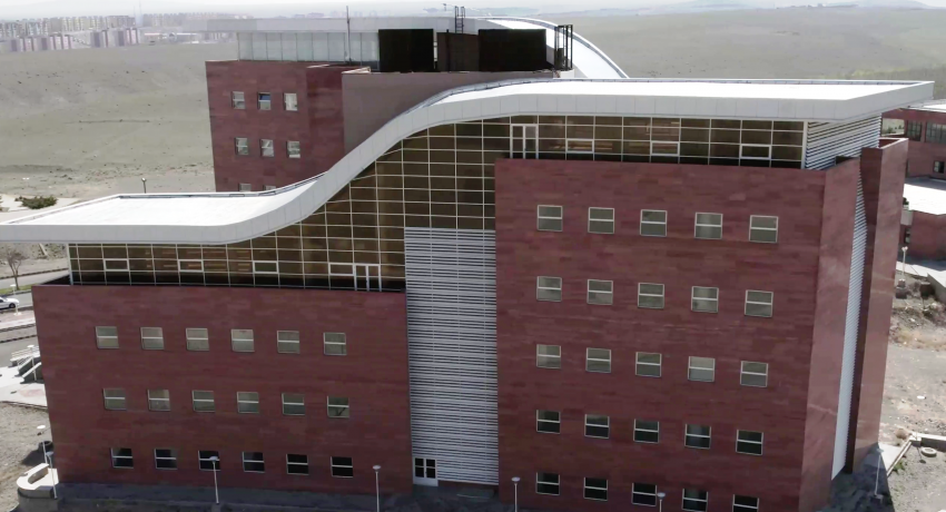 نام‌گذاری ساختمان مرکزی دانشگاه صنعتی سهند به نام شهید رئیسی