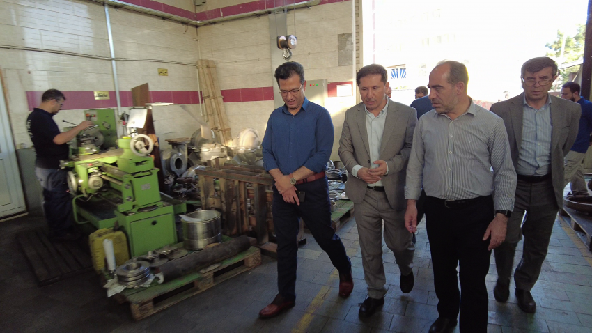 بازدید رئیس دانشگاه  از شرکت دانش بنیان فناور فسکو پمپ