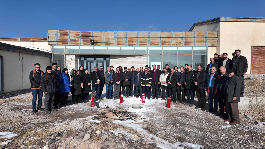 برگزاری دوره آموزشی آتش‌نشانی و روش‌های اطفای حریق در دانشگاه صنعتی تبریز