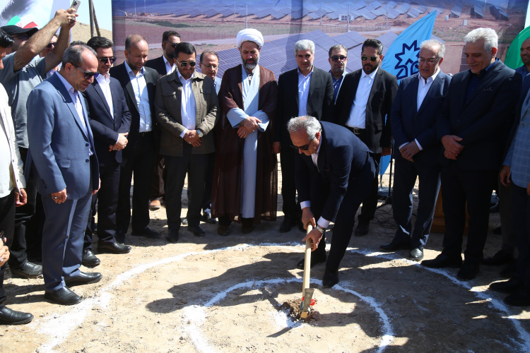 کلنگ‌ نیروگاه خورشیدی ۲۰ مگاواتی دانشگاه صنعتی تبریز بر زمین زده شد