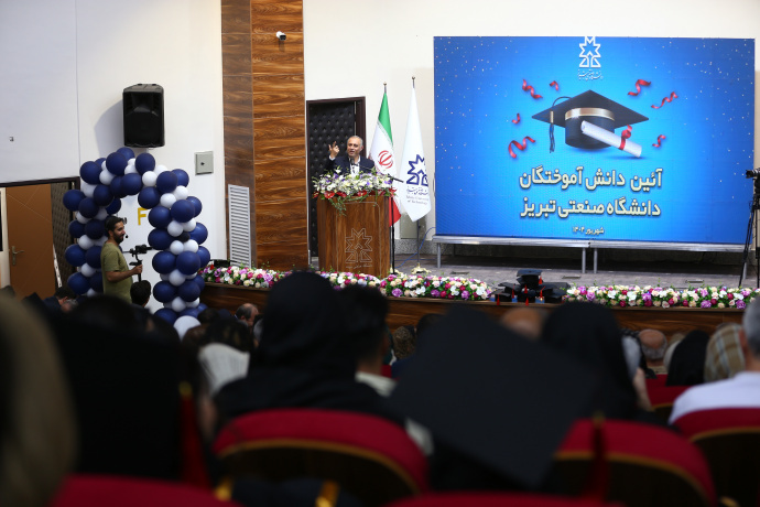 فارغ‌التحصیلان دانشگاه صنعتی تبریز باید مسیر کارآفرینی و دانش‌بنیان را دنبال کنند